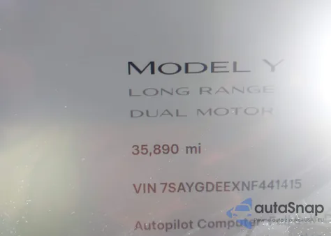 2022 Tesla Model Y Long Range Dual Motor All-Wheel Drive z USA, uszkodzony, nr VIN 7SAYGDEEXNF441415
